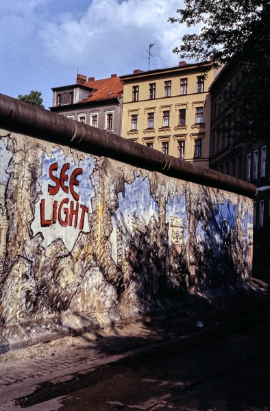 Leuschnerdamm Mauer