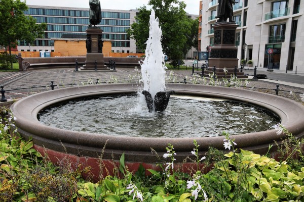 Brunnen Schinkelplatz