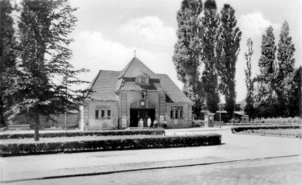 Bahnhofsgebäude