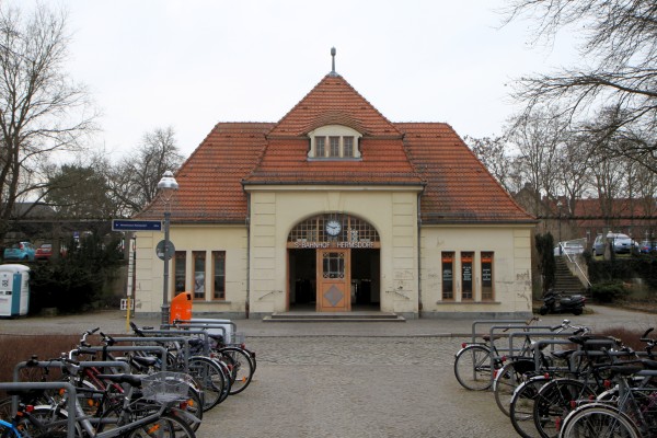 Bahnhofsgebäude