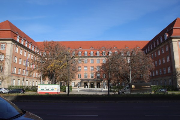Verwaltungsgebäude