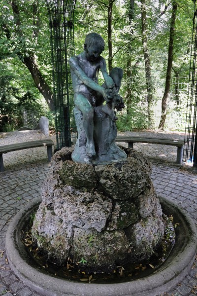 Knabenskulptur