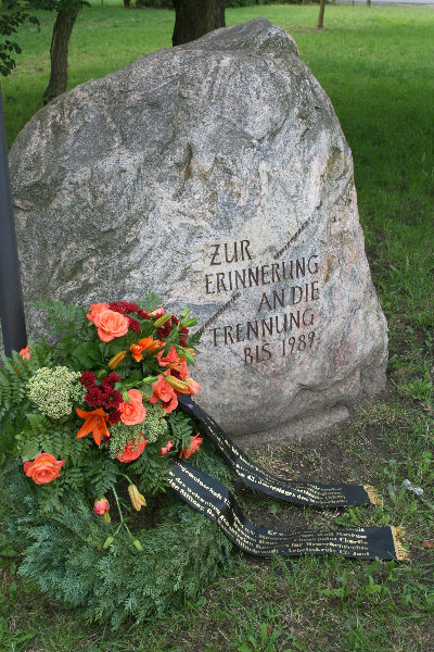 Gedenkstein_Mauer_20060812050.jpg