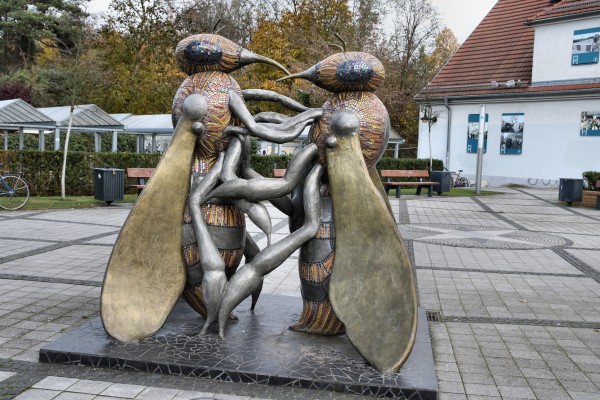 Skulptur Tanz Honigbienen