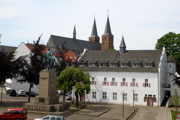 Kurfürstendenkmal-Marstall