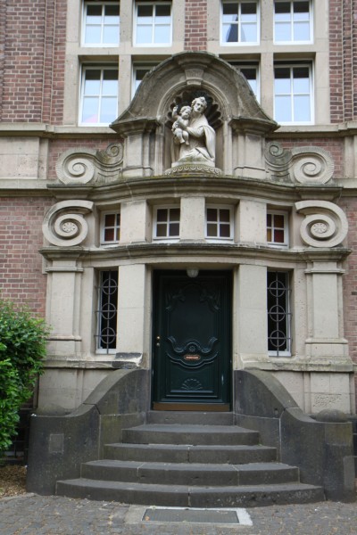 Marienschule - Portal