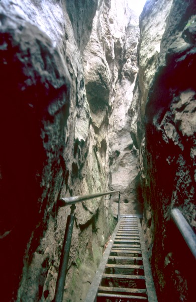 Hocksteinhöhle