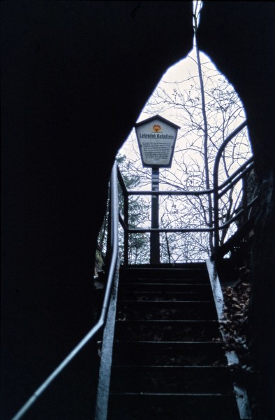 Hocksteinhöhle