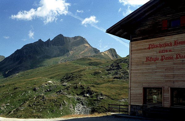 Rotbachlspitze_Pfitscherjochhaus_20010828003.jpg