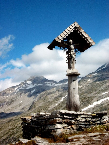 Hundskehljoch_Kruzifix_20040825016.jpg