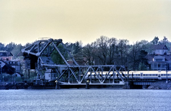 Eisenbahnklappbruecke_20040507057.jpg