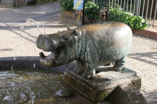 Nilpferdbrunnen