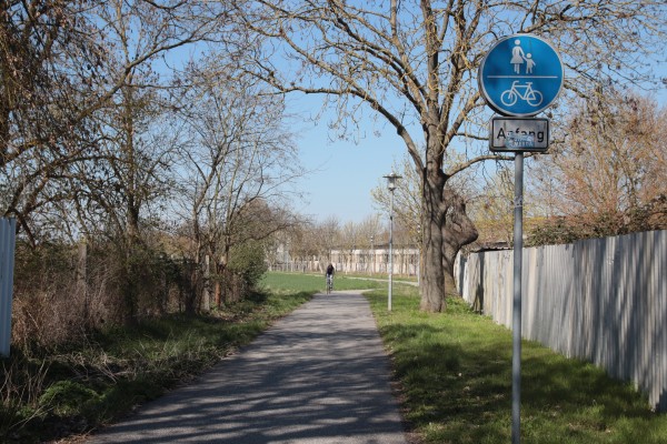 Weg zum Bahnhof